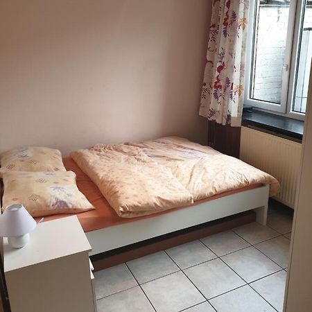 Rez De Chaussee - Erasme Bruksela Zewnętrze zdjęcie
